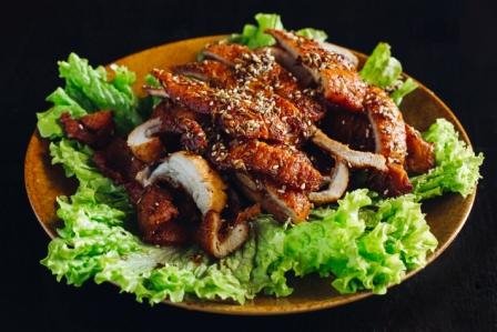 одон улан удэ китайская кухня меню. svinina s tminom. одон улан удэ китайская кухня меню фото. одон улан удэ китайская кухня меню-svinina s tminom. картинка одон улан удэ китайская кухня меню. картинка svinina s tminom. Баклажаны, свинина, перец, лук.